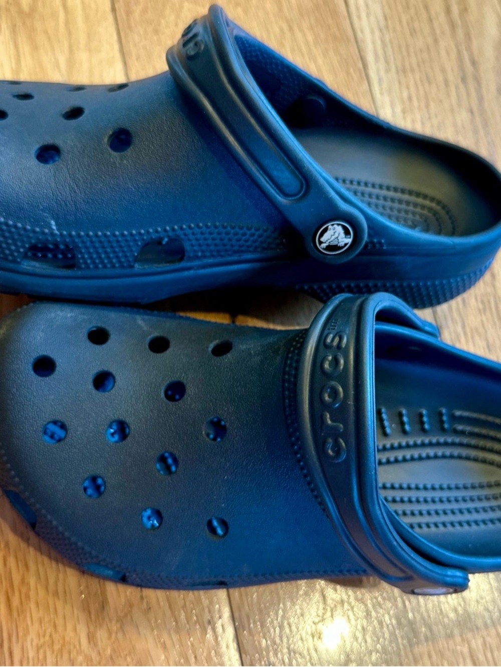 Size 7 M / 9 W black Crocs Comfort Clogs